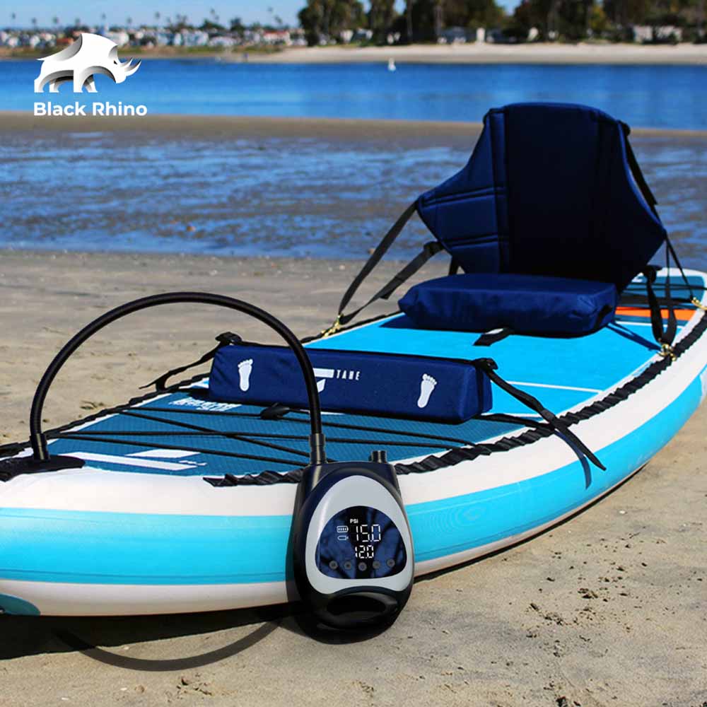 Black Rhino - SUP Pomp blaast een SUP board op