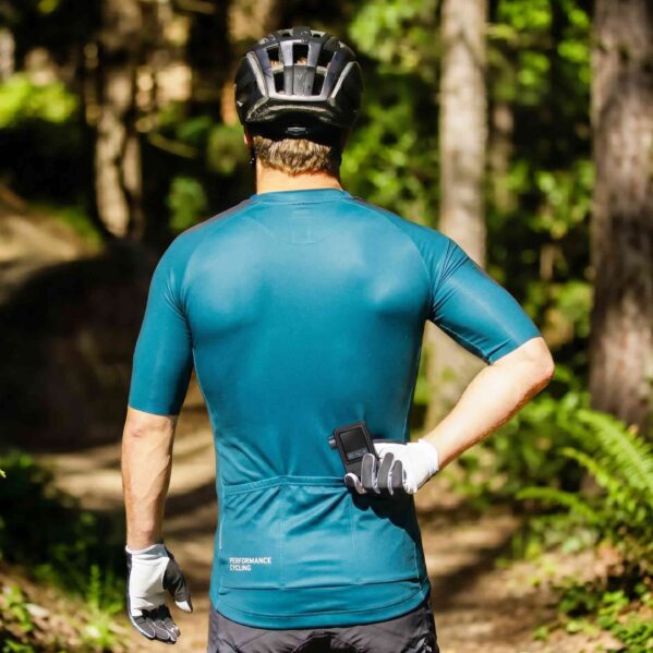 elektrische fietspomp in achterzak